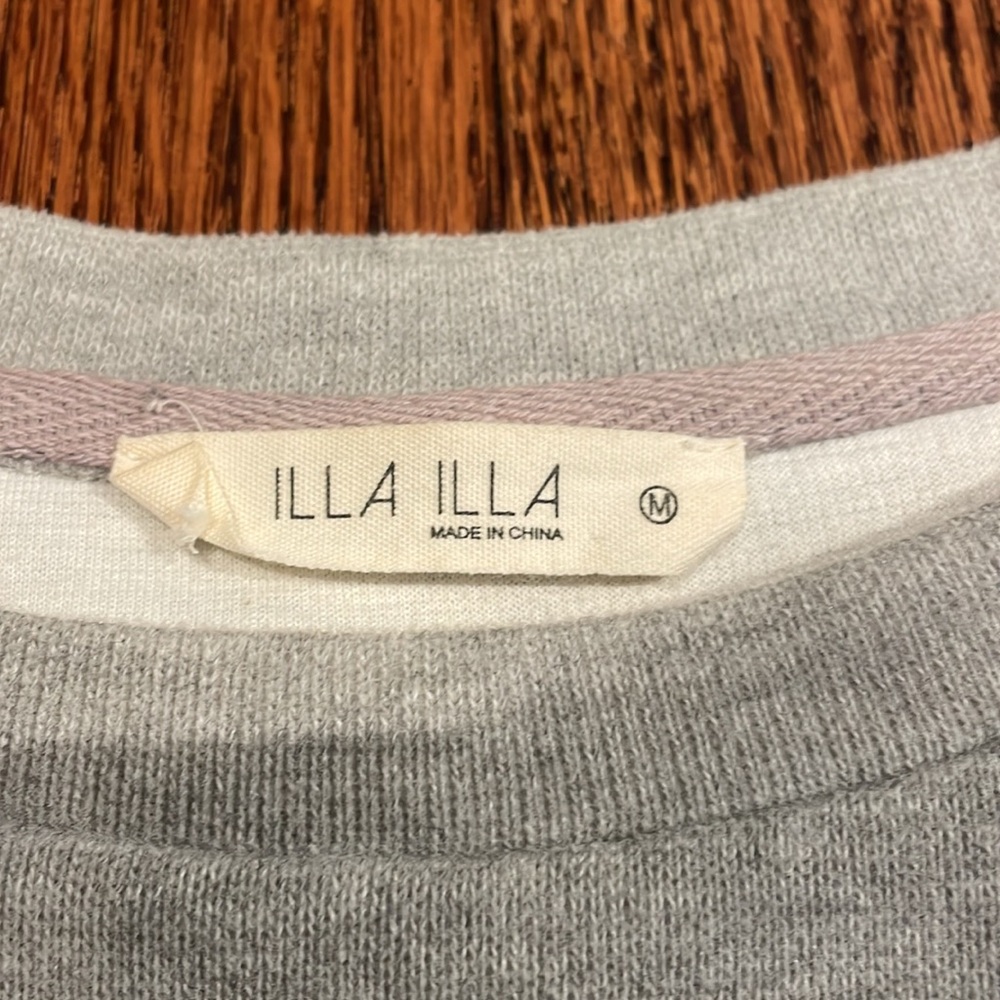 Gray Sweater (M) - Picture 3 of 3